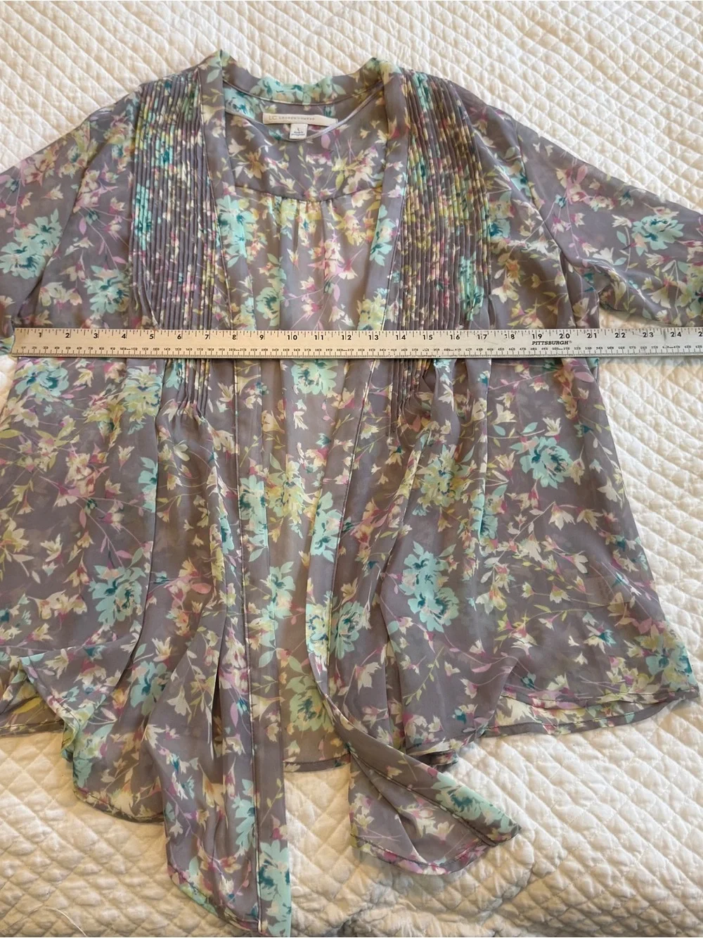 Lightweight Floral Draped shrug in Soft Gray and Mint
